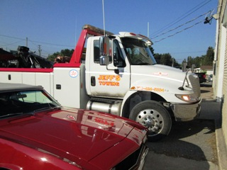 A heavier Jeff's tow truck.